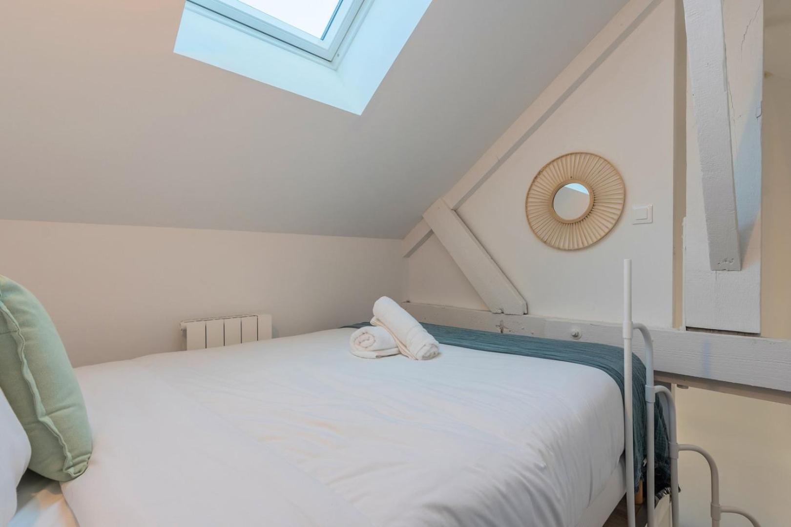 1 Bedroom Duplex Apartment, With Parking Tourcoing Luaran gambar