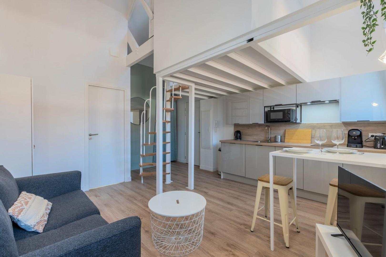 1 Bedroom Duplex Apartment, With Parking Tourcoing Luaran gambar