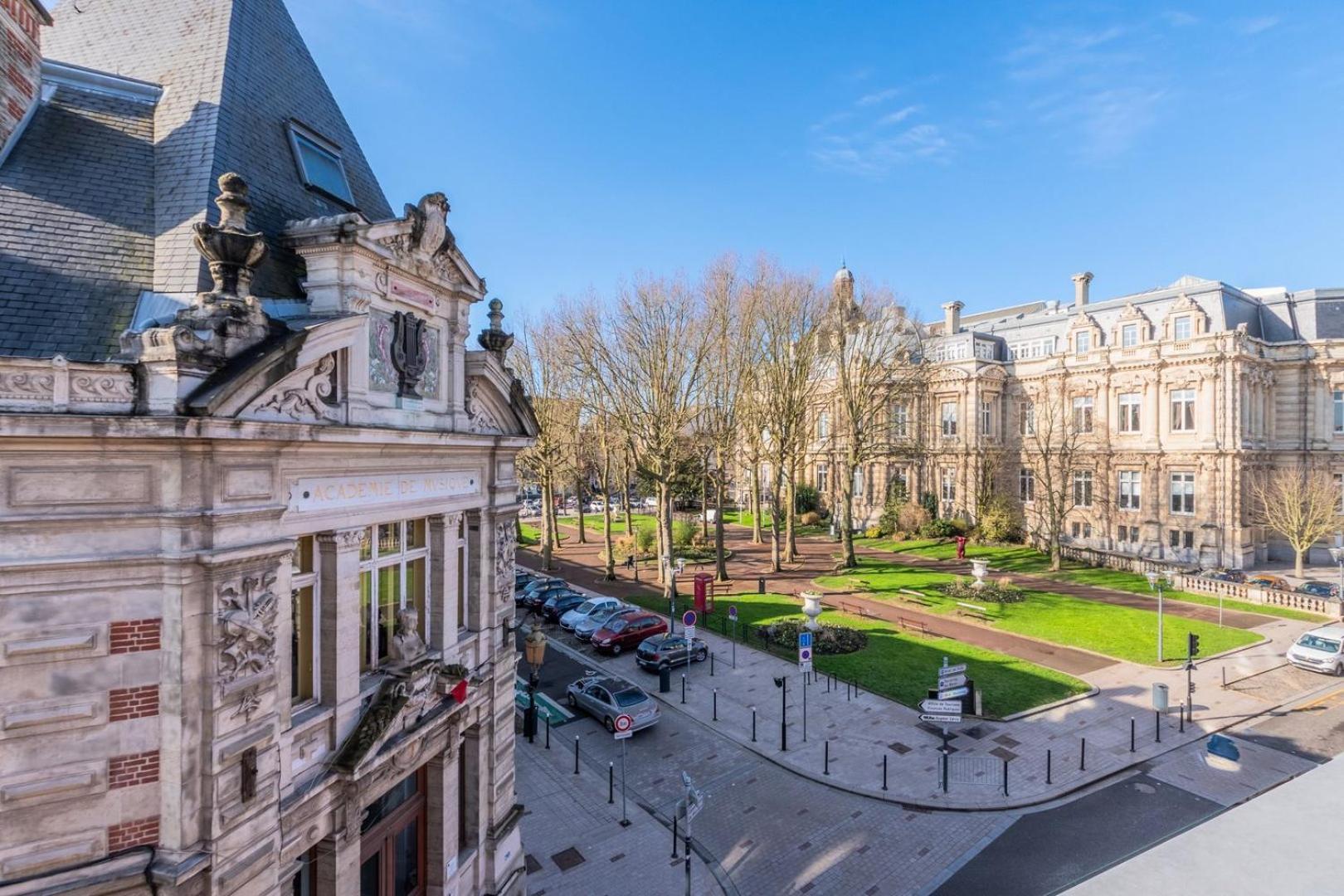 1 Bedroom Duplex Apartment, With Parking Tourcoing Luaran gambar
