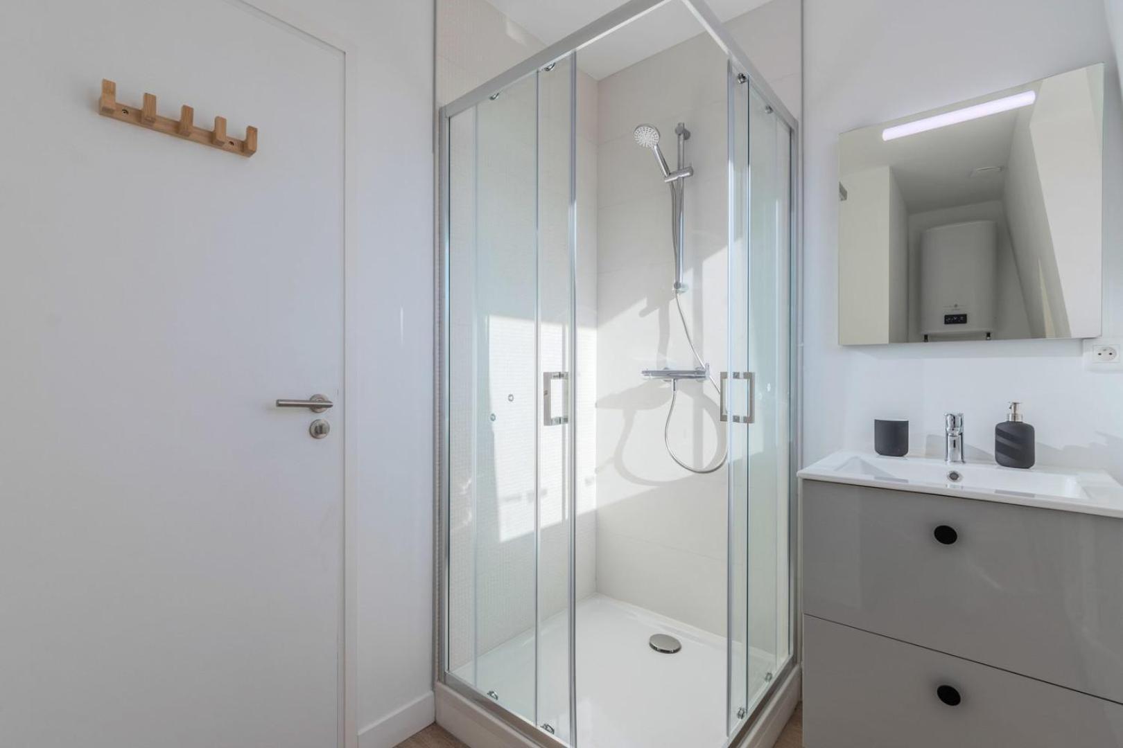 1 Bedroom Duplex Apartment, With Parking Tourcoing Luaran gambar